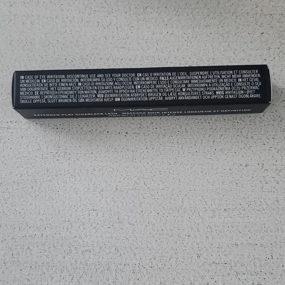 MAC EXTENDED PLAY GIGABLACK LASH MASCARA